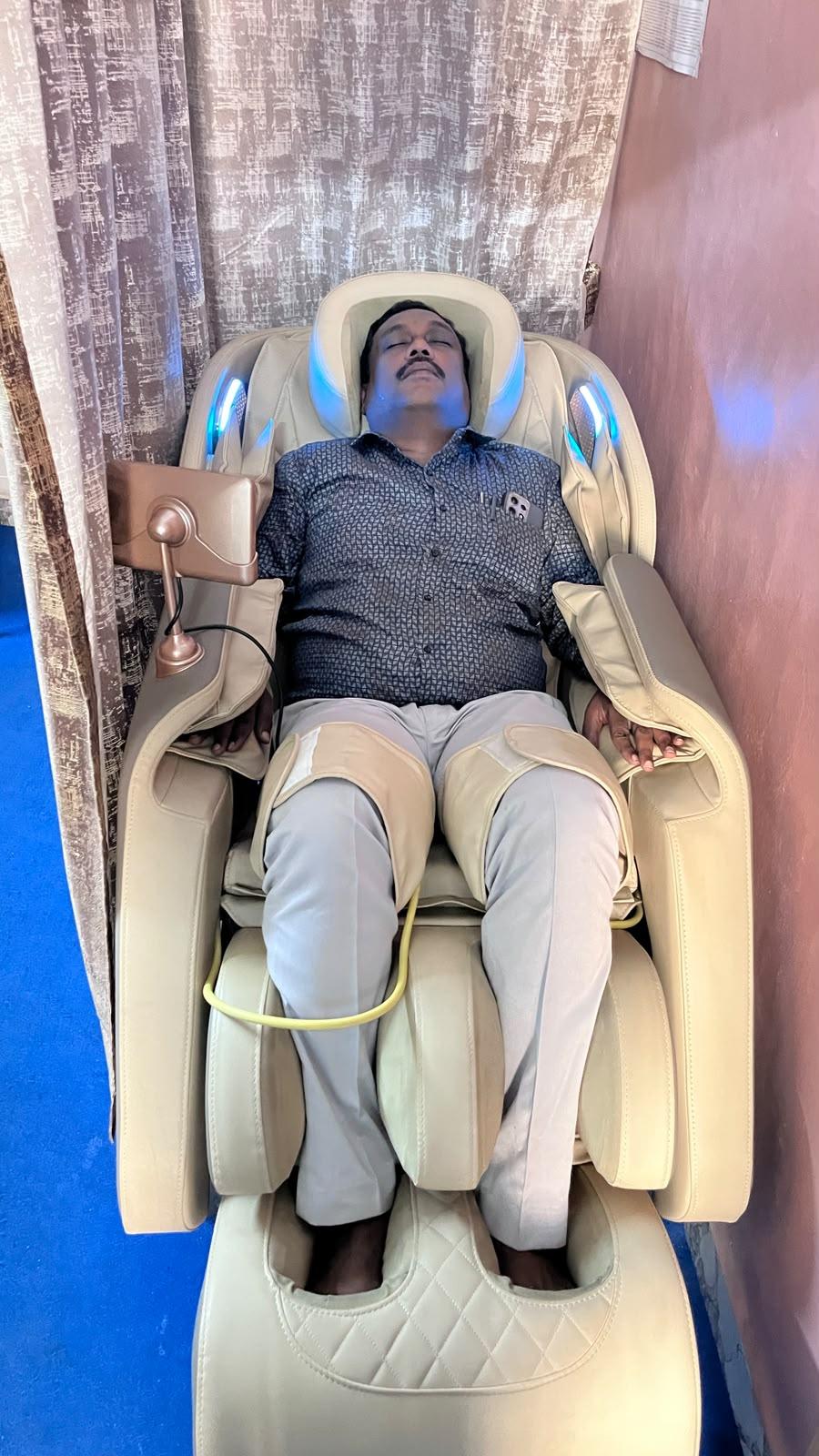 Relaxing foot reflexology treatment at JSV Padha Sigichai Mayam, Madurai